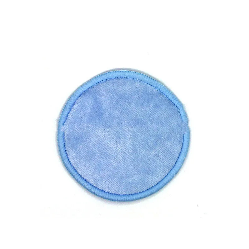 Set of velvet makeup remover pads in red and blue colours with cotton mesh storage bag