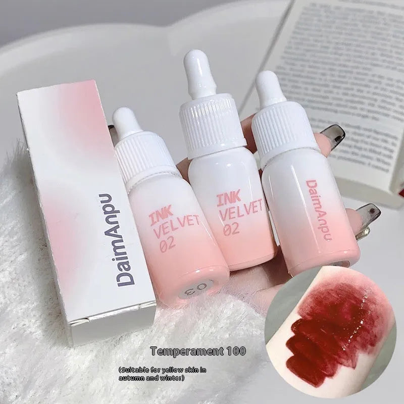 Mirror Lip Lacquer tube from milk huhoo series in fade-resistant formula, 3.5g net content.