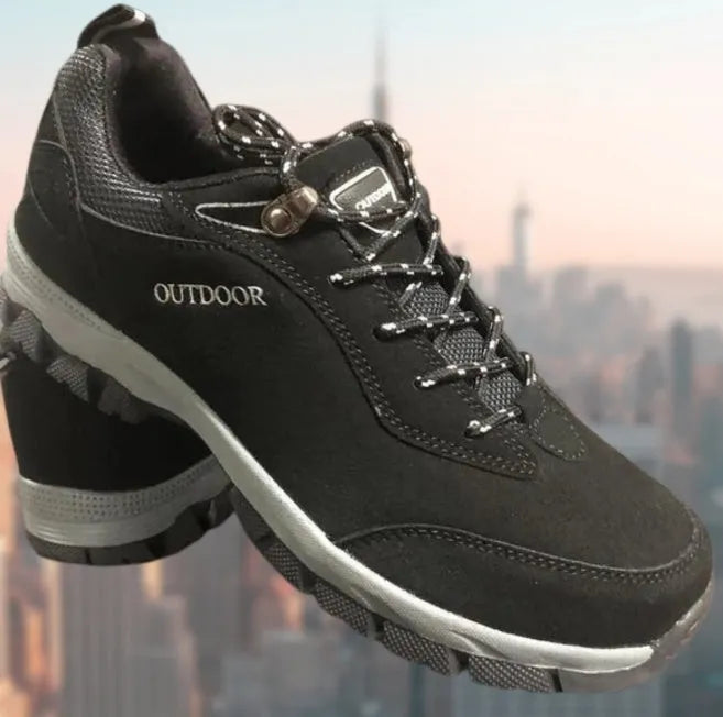Men's low-top hiking shoes in army green with mesh lining, shown from the side.
