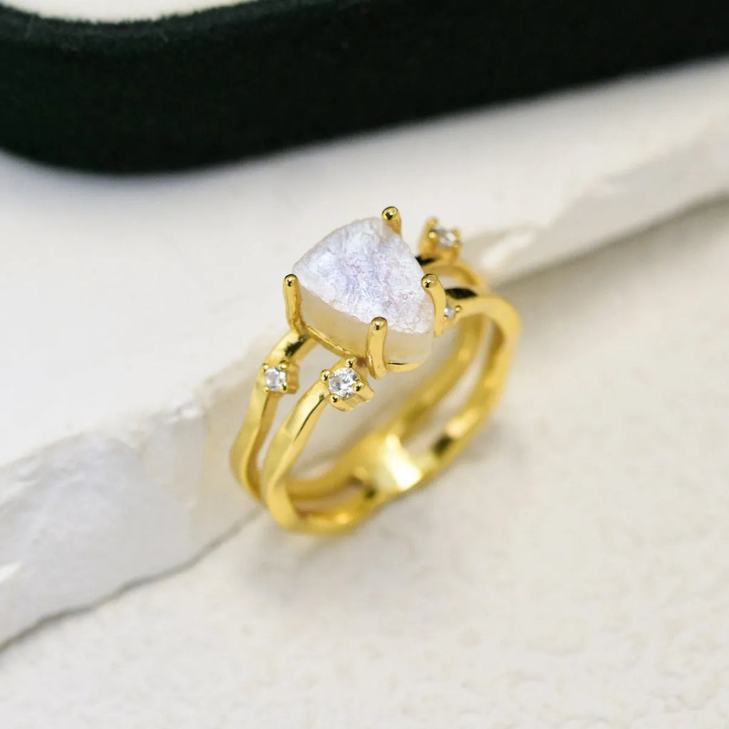 S925 silver irregular triangle moonstone ring in rose gold, white gold, and yellow gold electroplated finishes