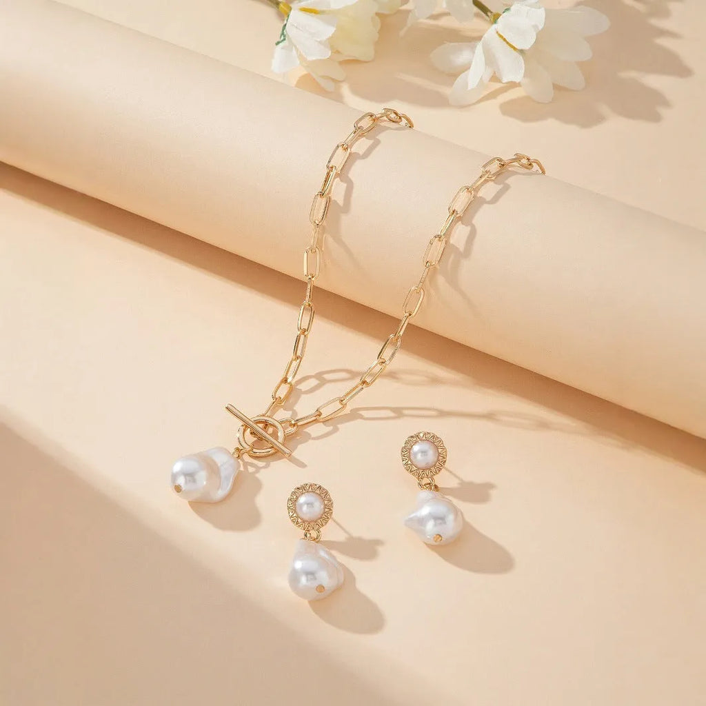 Gold coloured retro baroque pearl pendant necklace and matching ear stud jewellery set