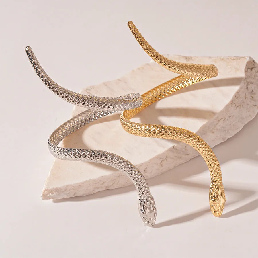 Exaggerated twisted winding simulated snake ring and bracelet set in gold electroplated metal