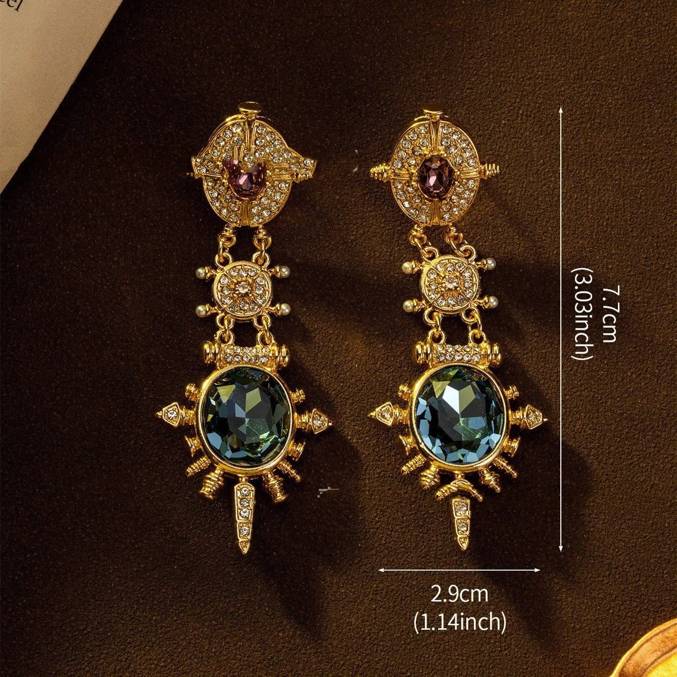 Gold alloy retro geometry stud earrings with round shape and diamond treatment.