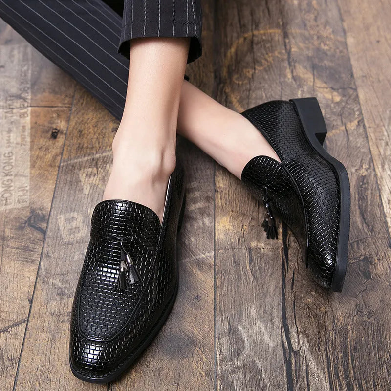 Men's pointed slip-on business shoes with tassel detail in black, red or yellow colours