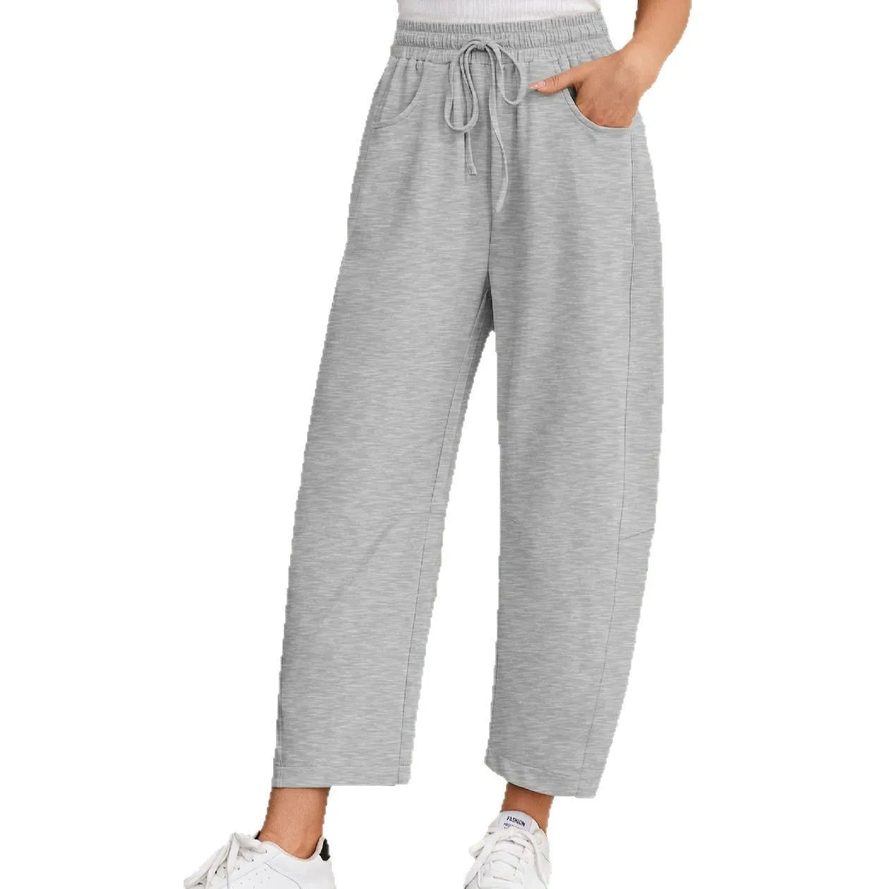 Loose cropped sweatpants with elastic drawstring waist and side pockets in cotton fabric