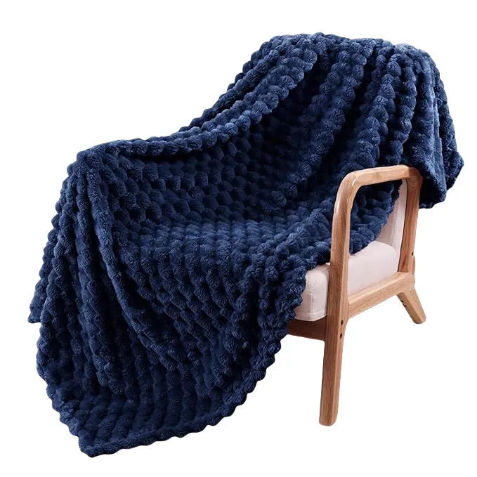 Solid colour polyester plaid velvet blanket for children's lunch breaks