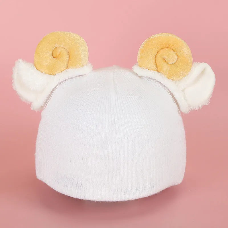 Cartoon plush fabric helmet cover set in size M decorative accessory