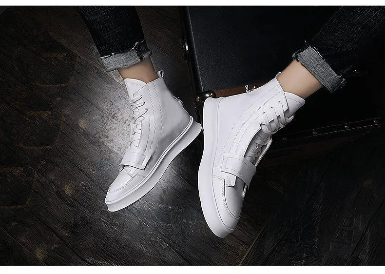 Black and white PU leather men's winter ankle boots in high-top sneaker style with size chart showing measurements from 24.0cm to 26.5cm