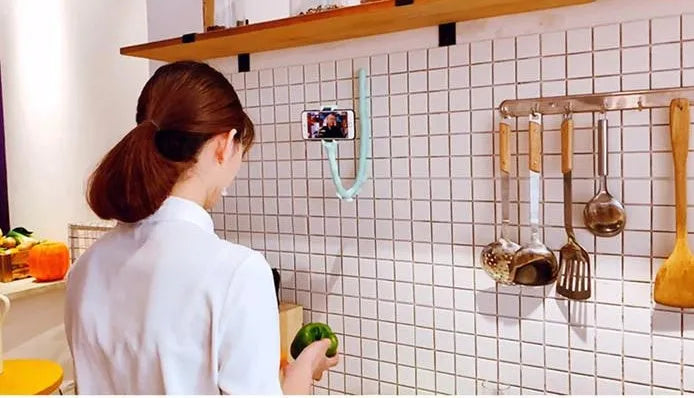 Lazy Bracket flexible mobile phone holder with 62cm rubber arm and suction cup base in black colour