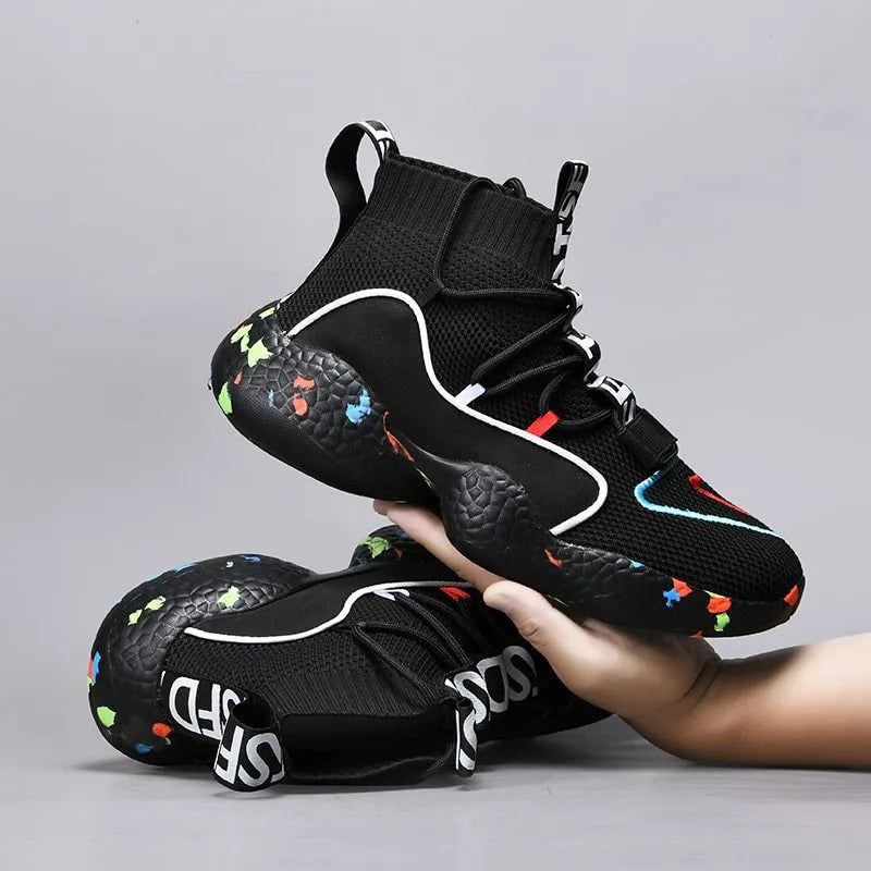 Men's camouflage sneakers with mesh upper and flat rubber sole in black or white pattern