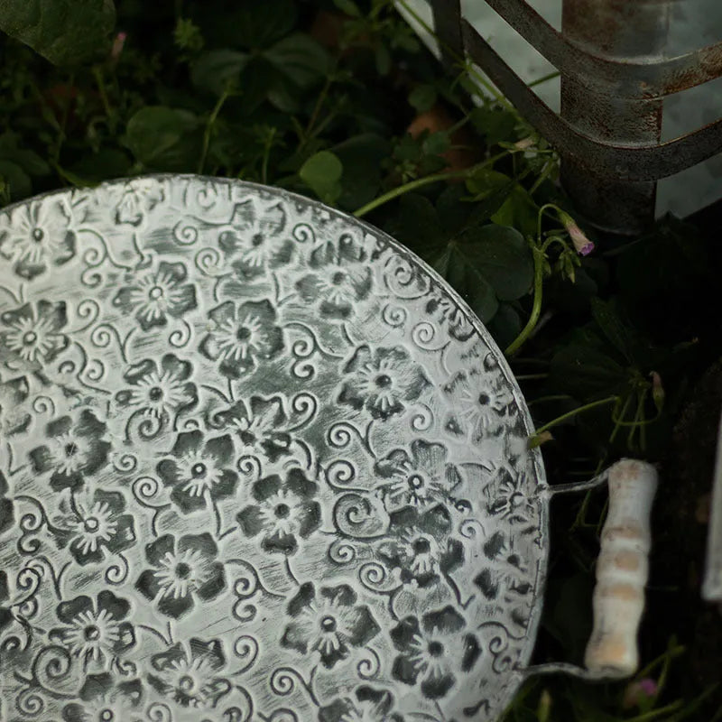 Round wrought iron storage tray with European design for jewellery and home organisation