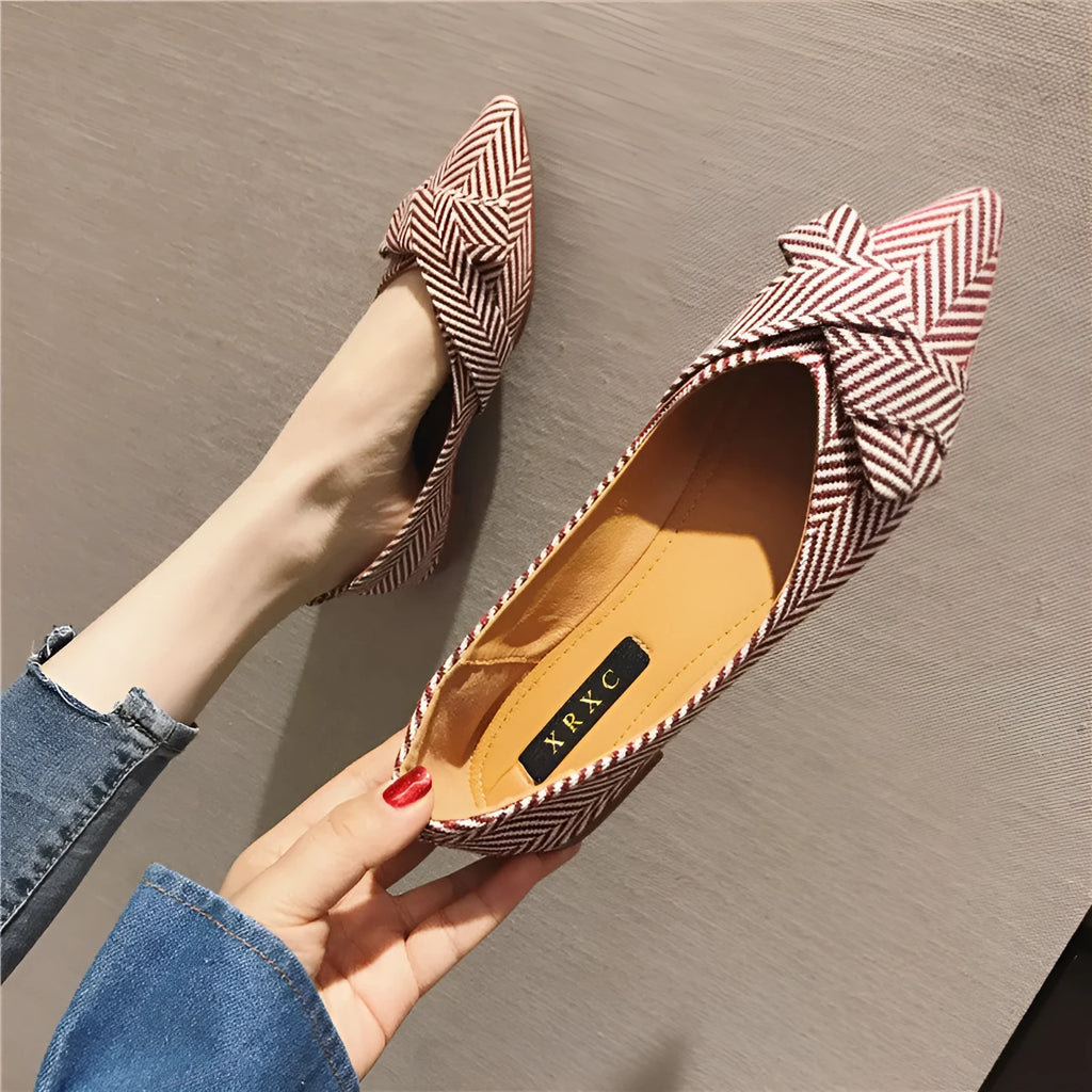 Women's pointed toe low heel flats in black and red colours with cotton upper
