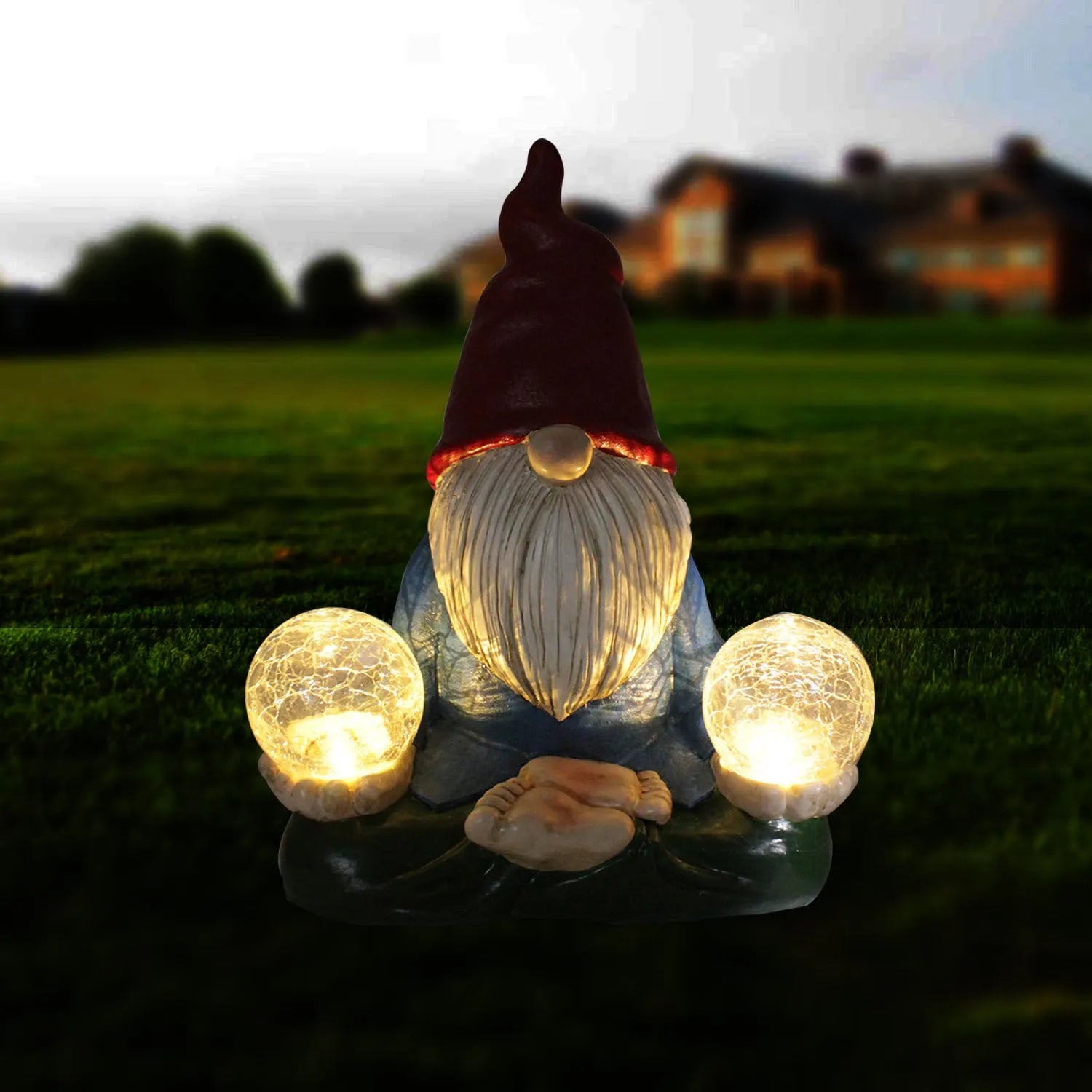 Solar LED resin dwarf garden ornament with faceless old man design, 27x20cm