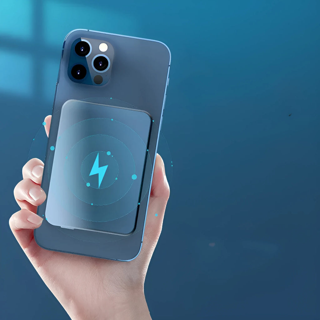 Silver aluminium magnetic wireless power bank for Apple devices with 5000mAh capacity