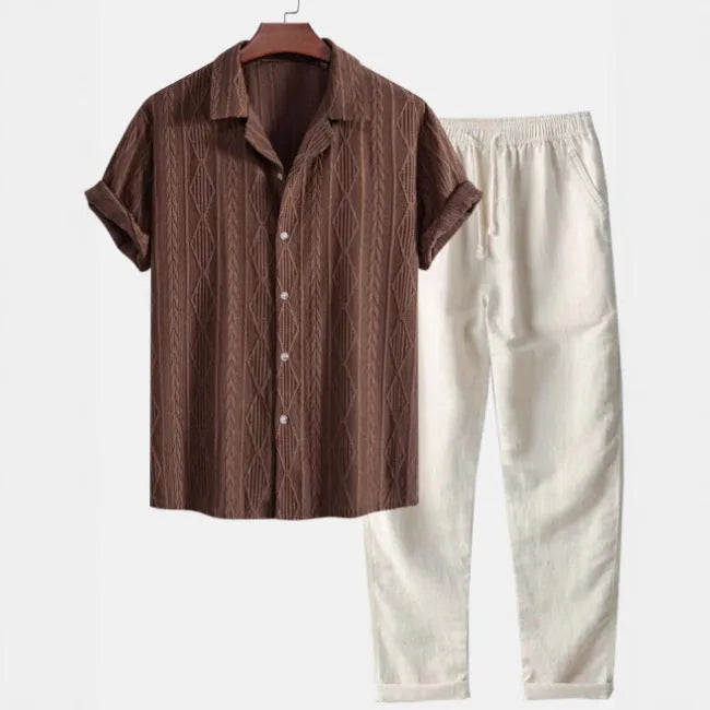 Men's slim-fit camouflage print casual suit with short-sleeved shirt and trousers.