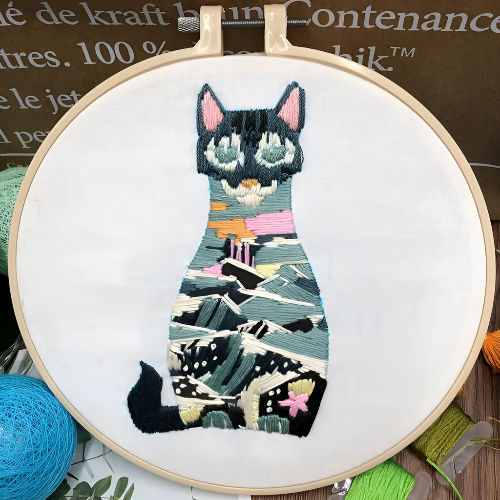 DIY embroidery kit with cotton linen fabric and hoop for three-dimensional cat designs