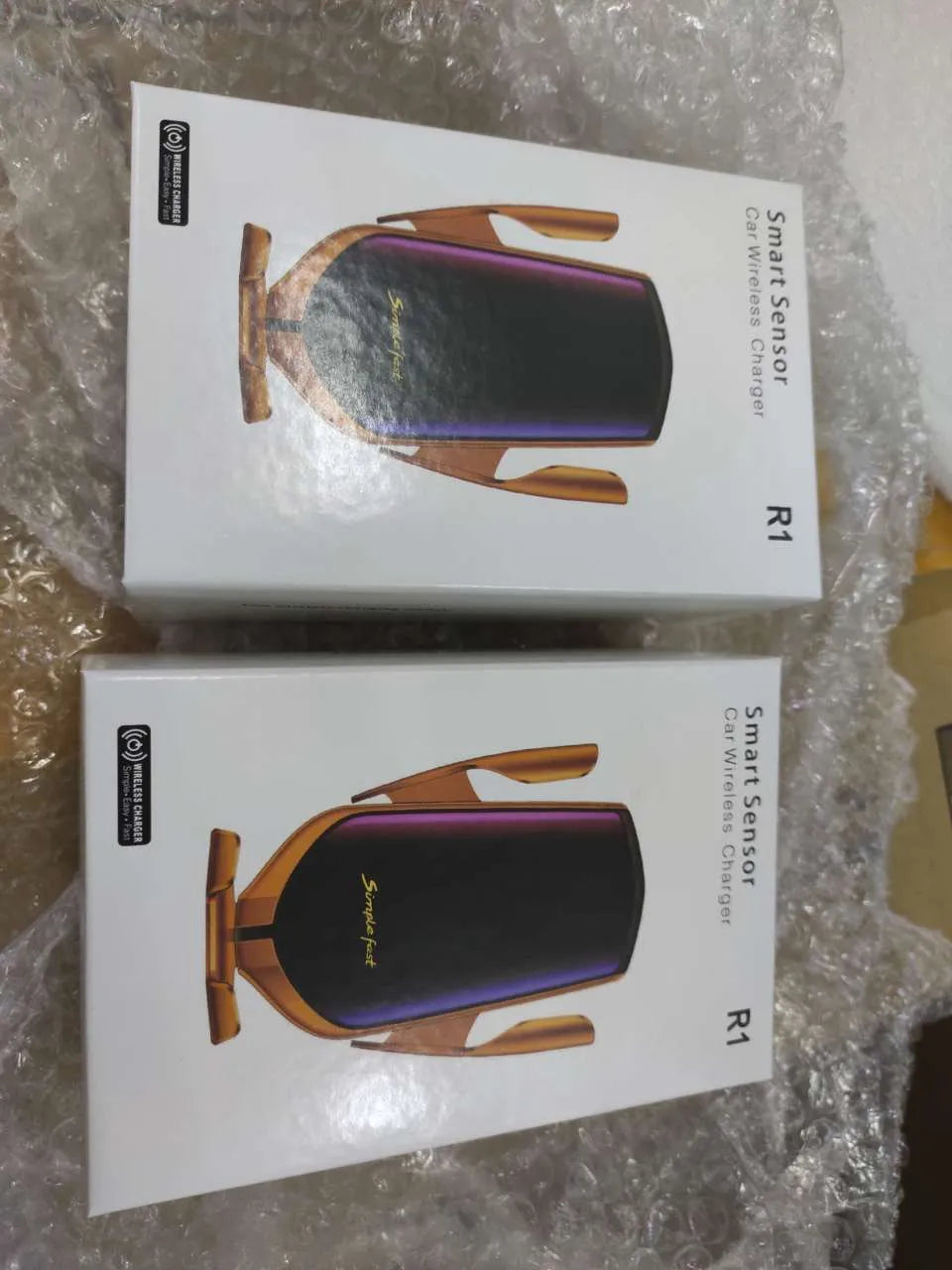 Magic Clip R1 automatic car phone holder wireless charger in gold and silver colours