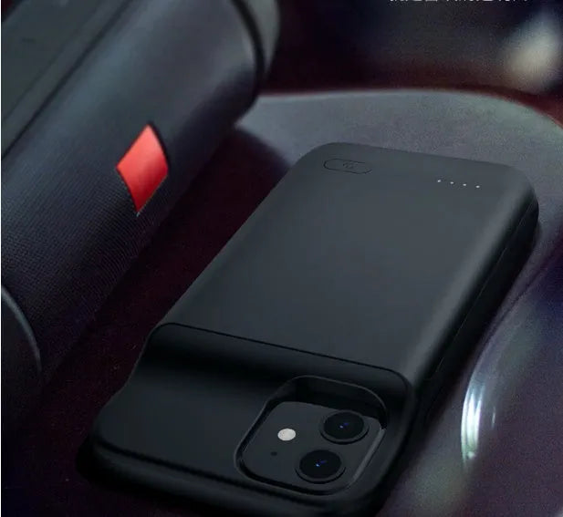 Ultra-thin TPU soft bag wireless back clip battery for iPhone 12 in black with multi-USB output