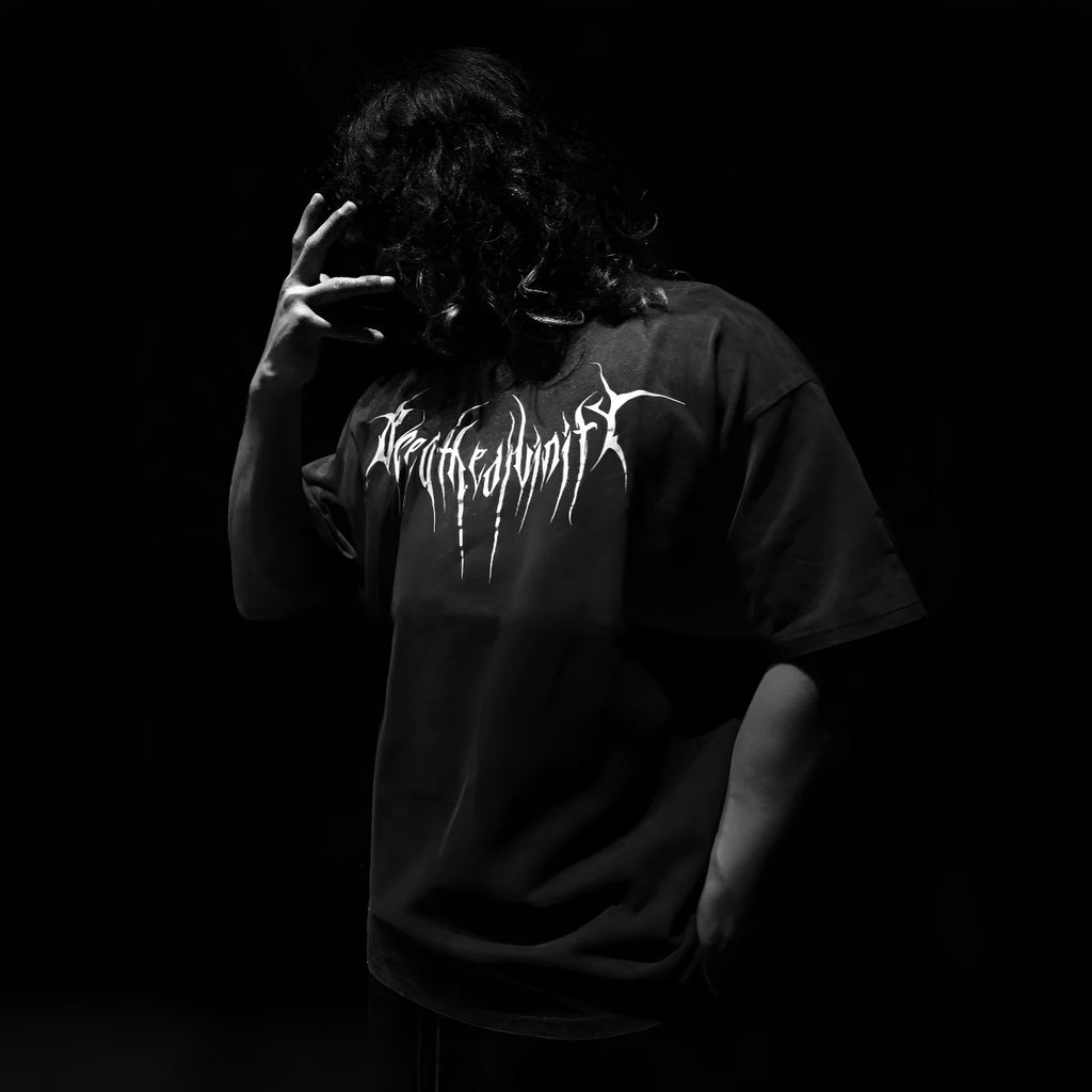 Dark style loose fit pure cotton short-sleeved t-shirt with gilding craft detail available in sizes S to XXL