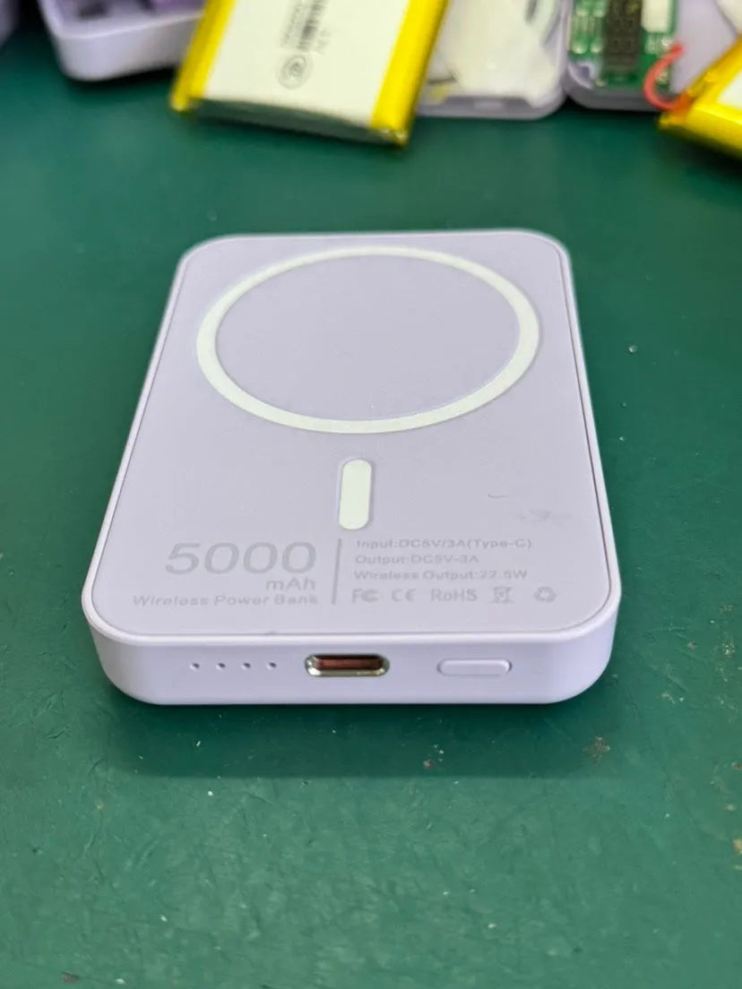 Magnetic wireless charger power bank with 5000mAh capacity in charging foot design
