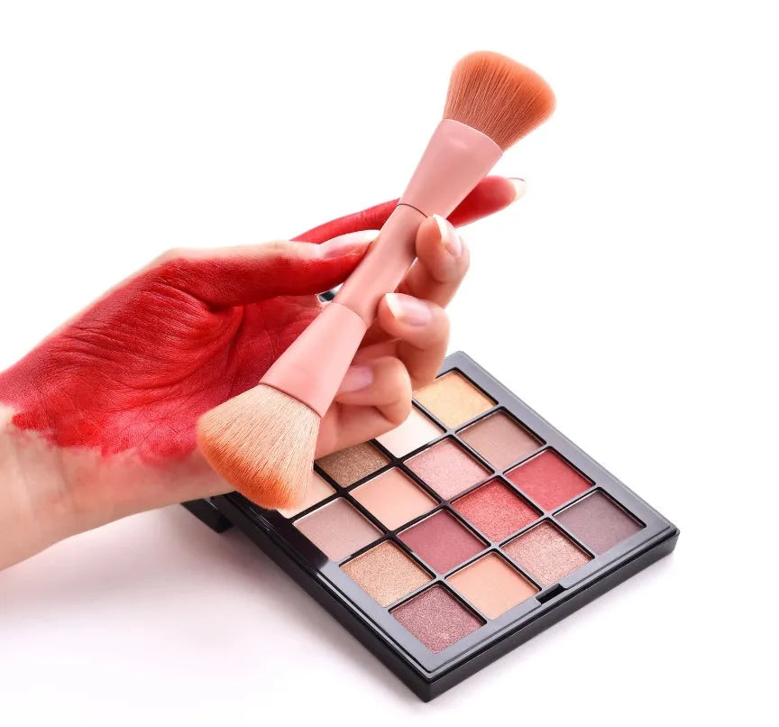 10-piece wooden handle makeup brush set with nylon bristles for professional cosmetic application