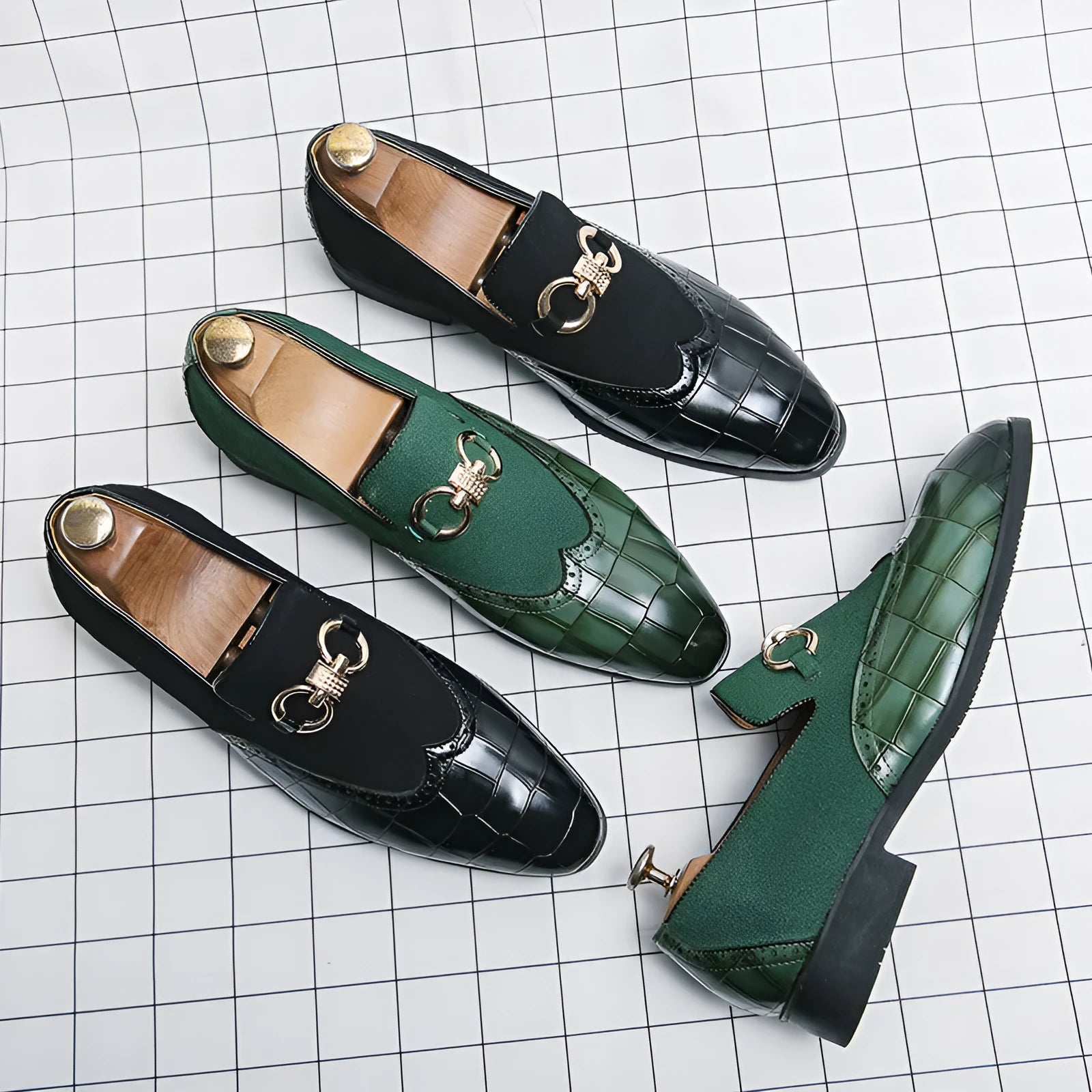 Men's black Korean style leather casual shoes with pointed toe and rubber sole