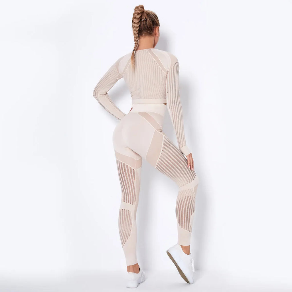Women's long-sleeved seamless knitted yoga wearsuit in a black stripe pattern
