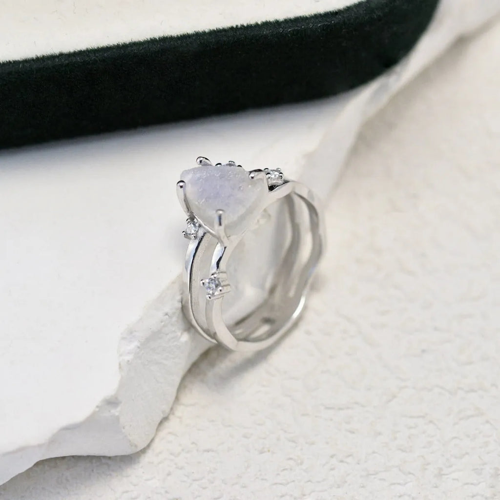 S925 silver irregular triangle moonstone ring in rose gold, white gold, and yellow gold electroplated finishes
