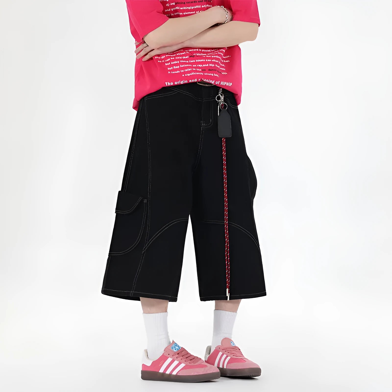 Retro denim workwear shorts with multiple pockets, wide leg cut and cropped trousers length