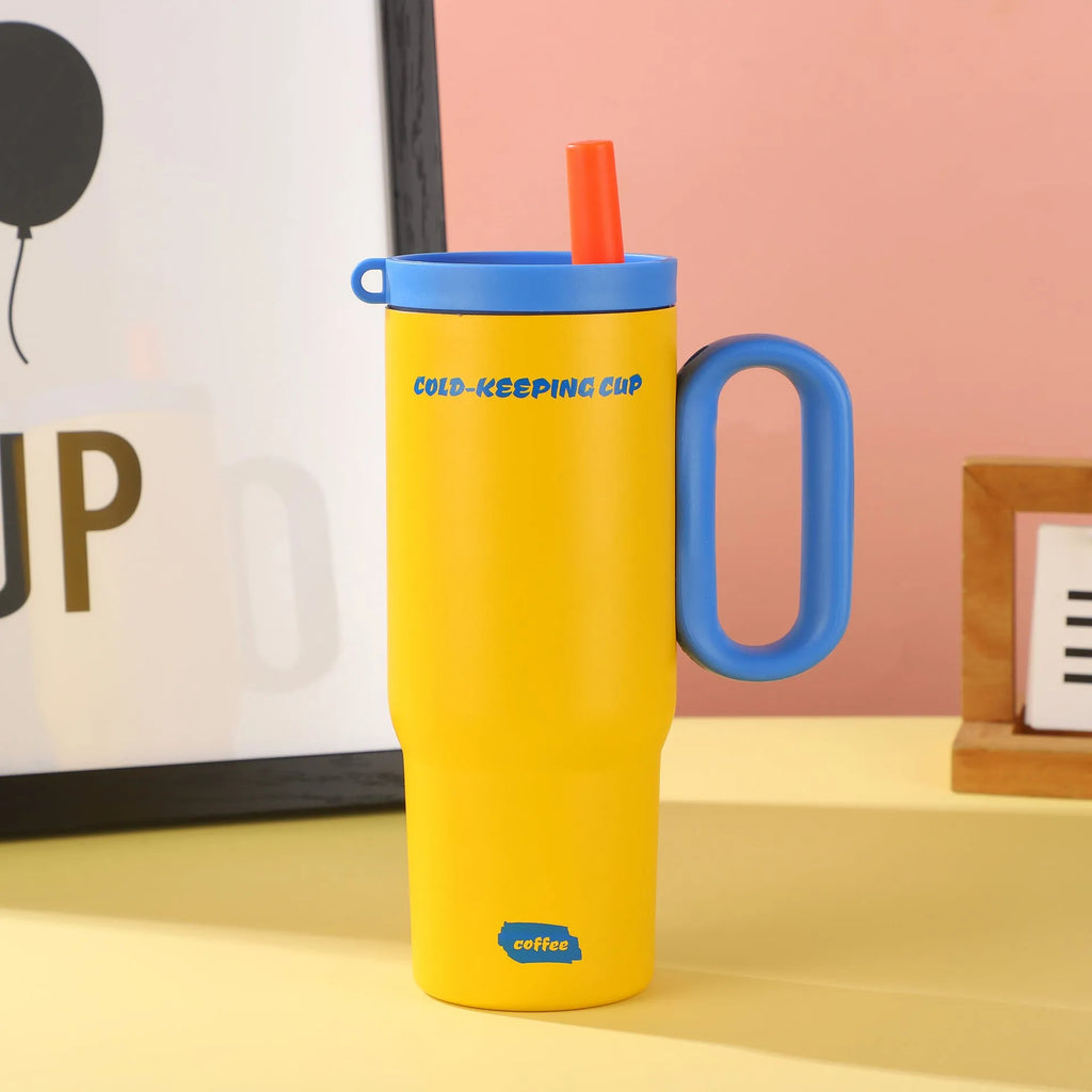 Insulated straw cup with handle in multiple colours showing 700ml capacity