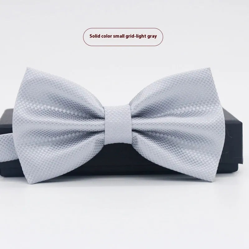 Solid colour formal bow tie with flat head design in polyester fabric