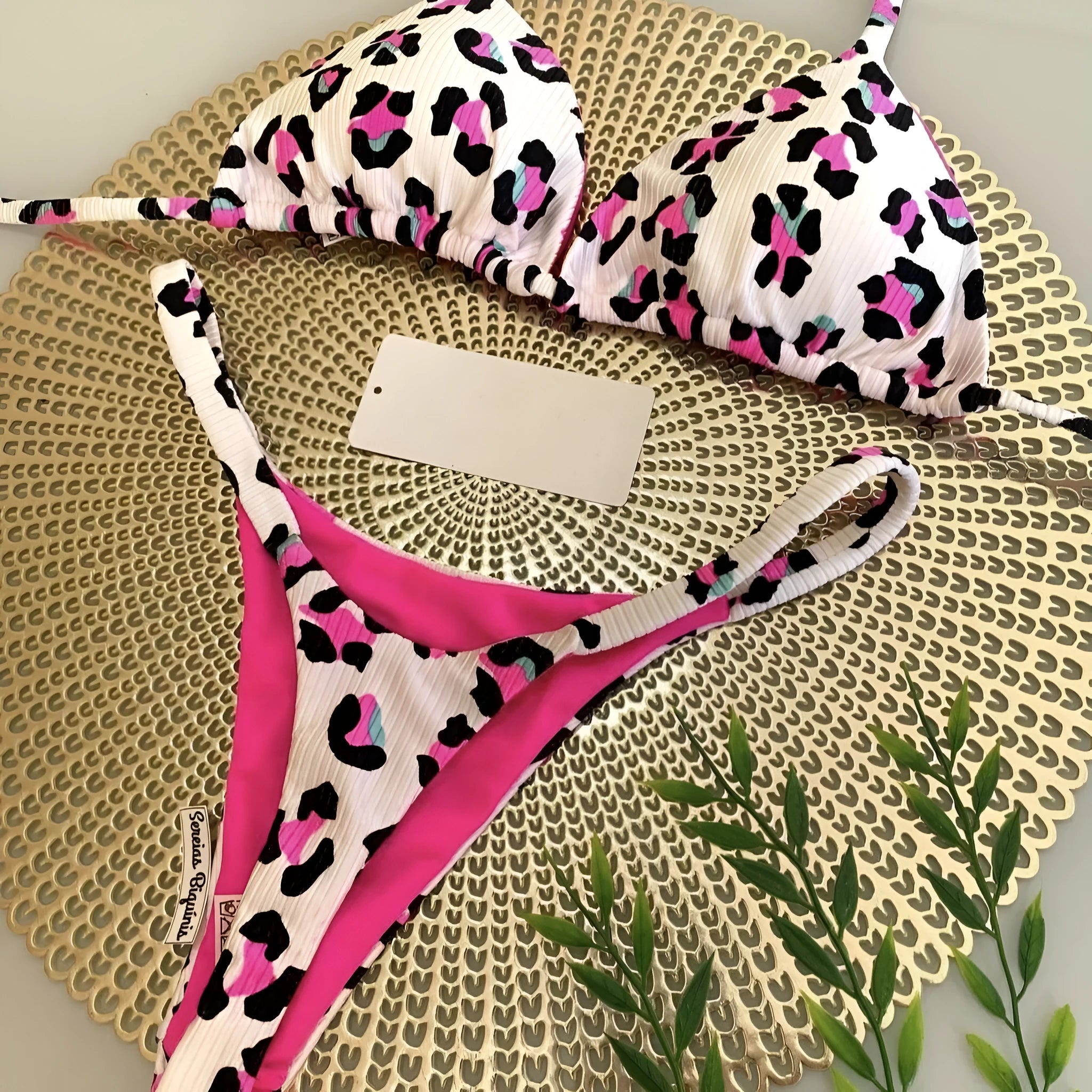 Women's printed bikini swimsuit in quick-drying fabric for beach and swimming