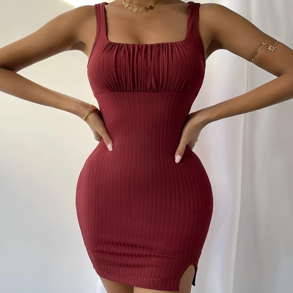 Knitted strapless pencil dress in solid colour with waist tie detail, front pleated element