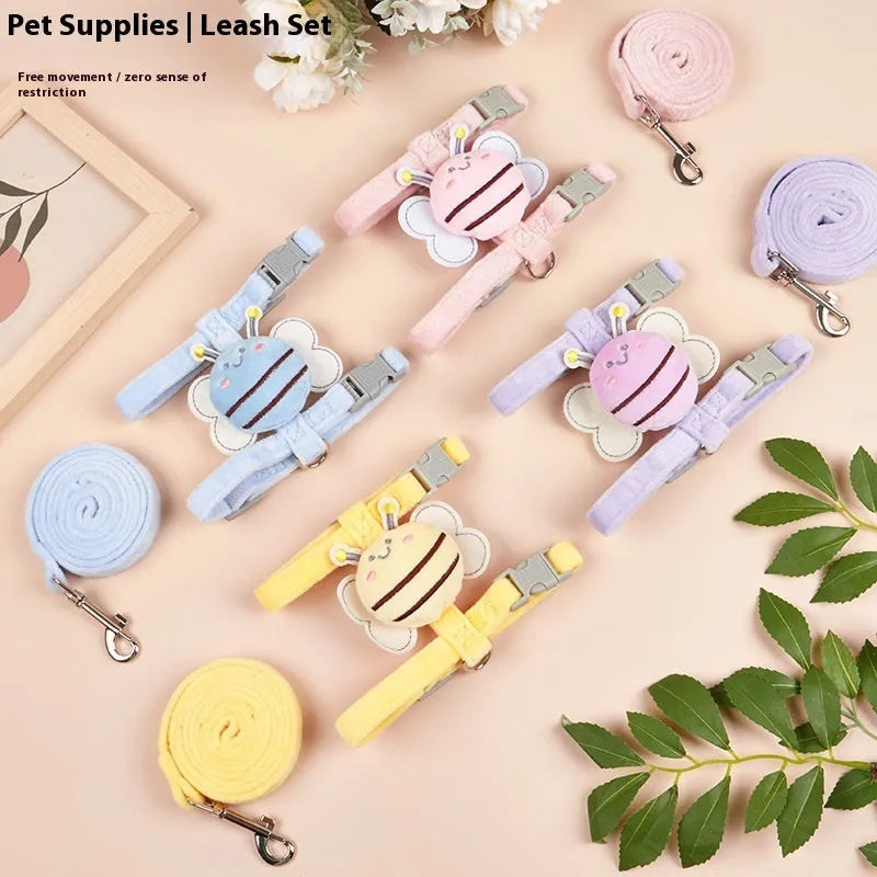 Bee-shaped teddy cat leash and harness set in blue colour with adjustable straps for outdoor use