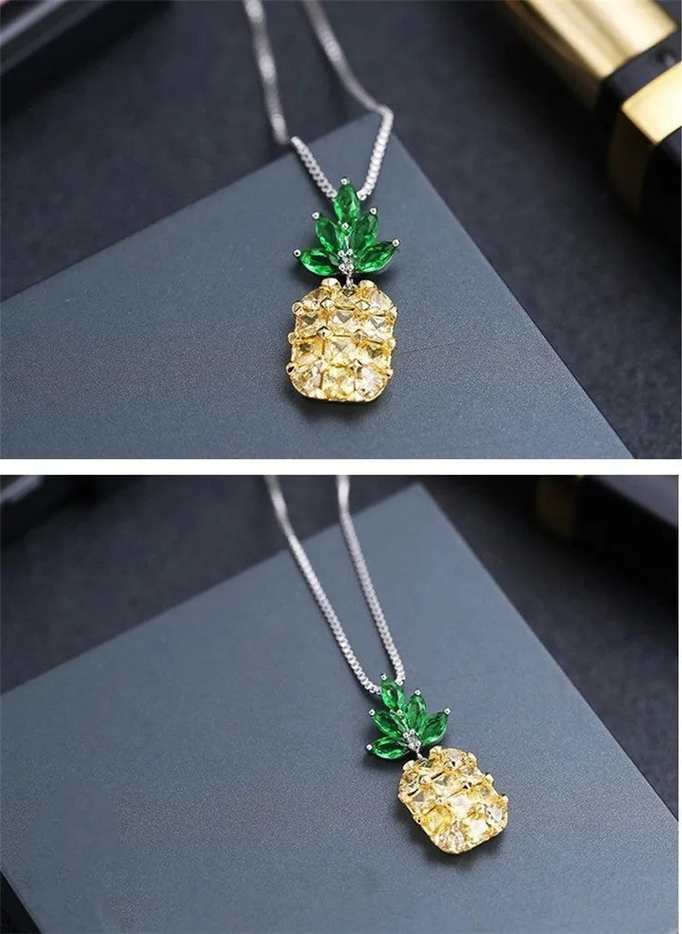 Geometric pineapple diamond necklace in silver-plated metal with copper white gold finish