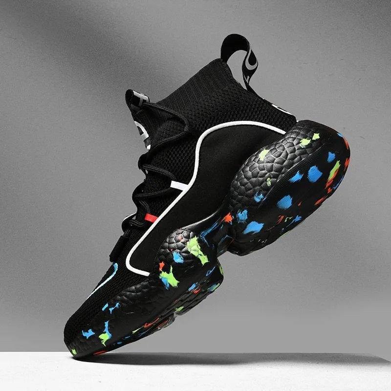 Men's camouflage sneakers with mesh upper and flat rubber sole in black or white pattern