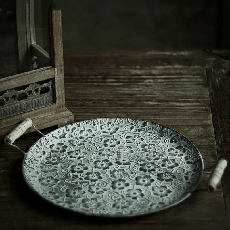 Round wrought iron storage tray with European design for jewellery and home organisation