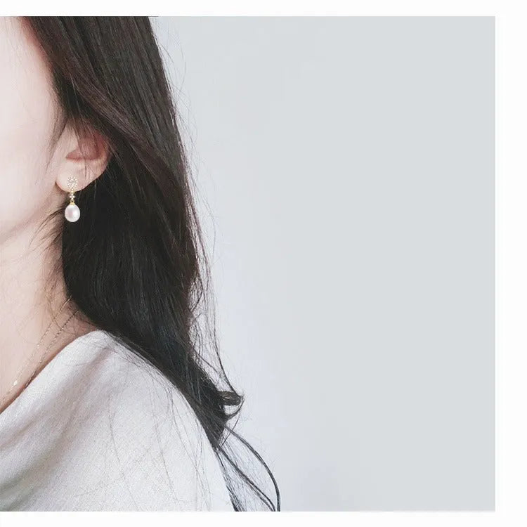 Gold alloy ear studs with micro-inlaid zircon and artificial gemstone in flat circle shape