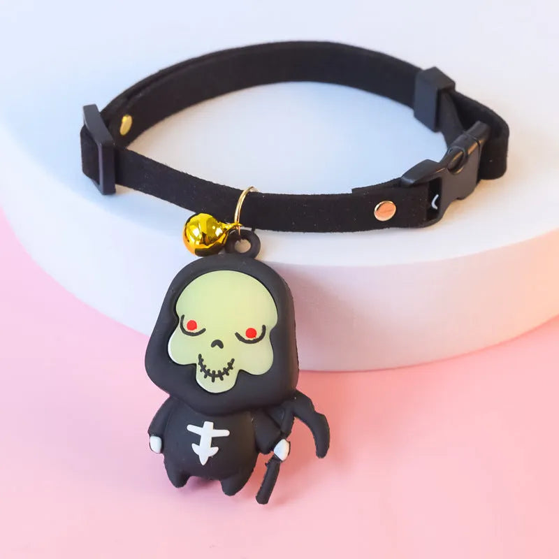 Halloween dog collar decoration in luminous skull design showing polyester material and size measurement indicators