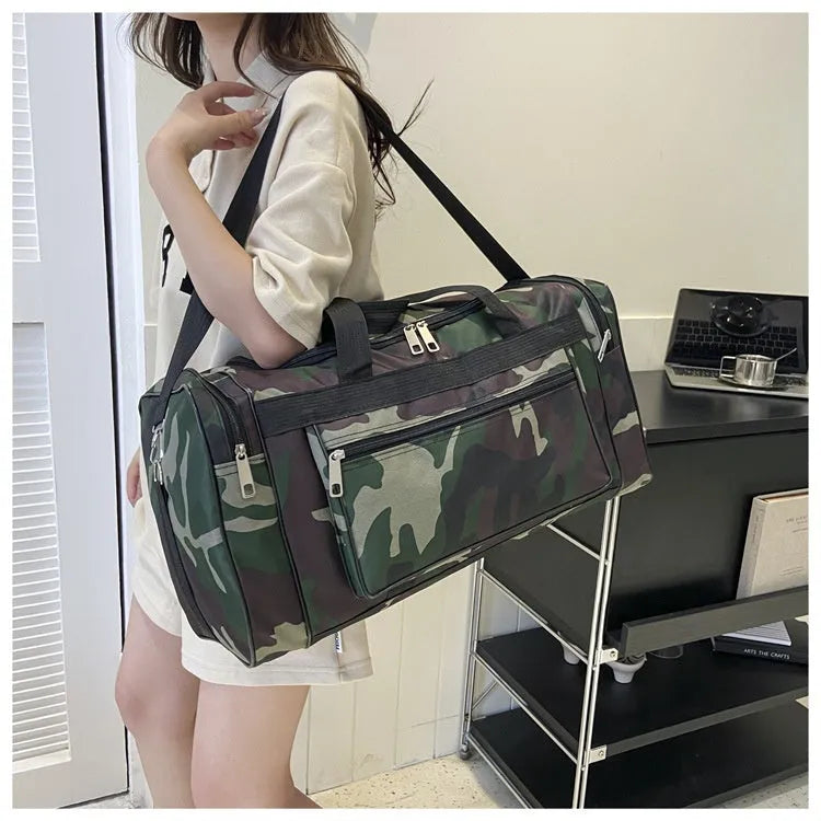 Green camouflage waterproof luggage bag with 20L capacity and striped polyester lining.