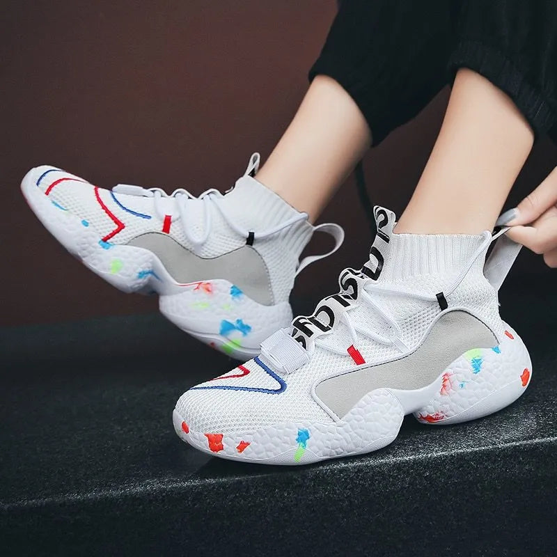 Men's camouflage sneakers with mesh upper and flat rubber sole in black or white pattern