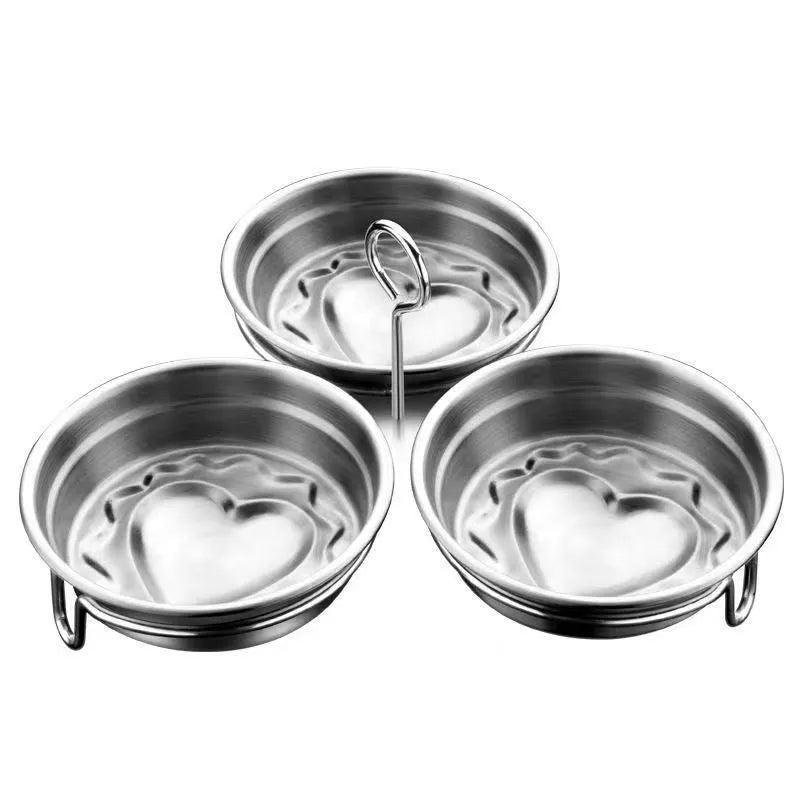Mini stainless steel egg steamer kitchen appliance in round or heart-shaped design for boiling eggs