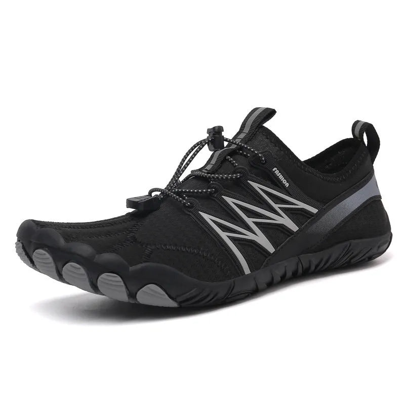 Indoor fitness training sneakers in multiple colours with striped pattern and rubber sole.