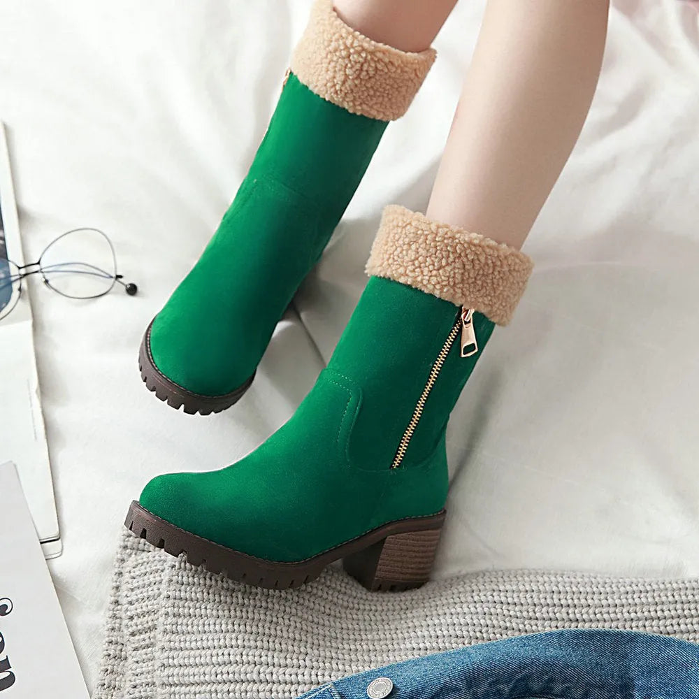 Men's ankle-high snow boots with a rubber sole and plush lining in black, grey, green, and orange colour options.