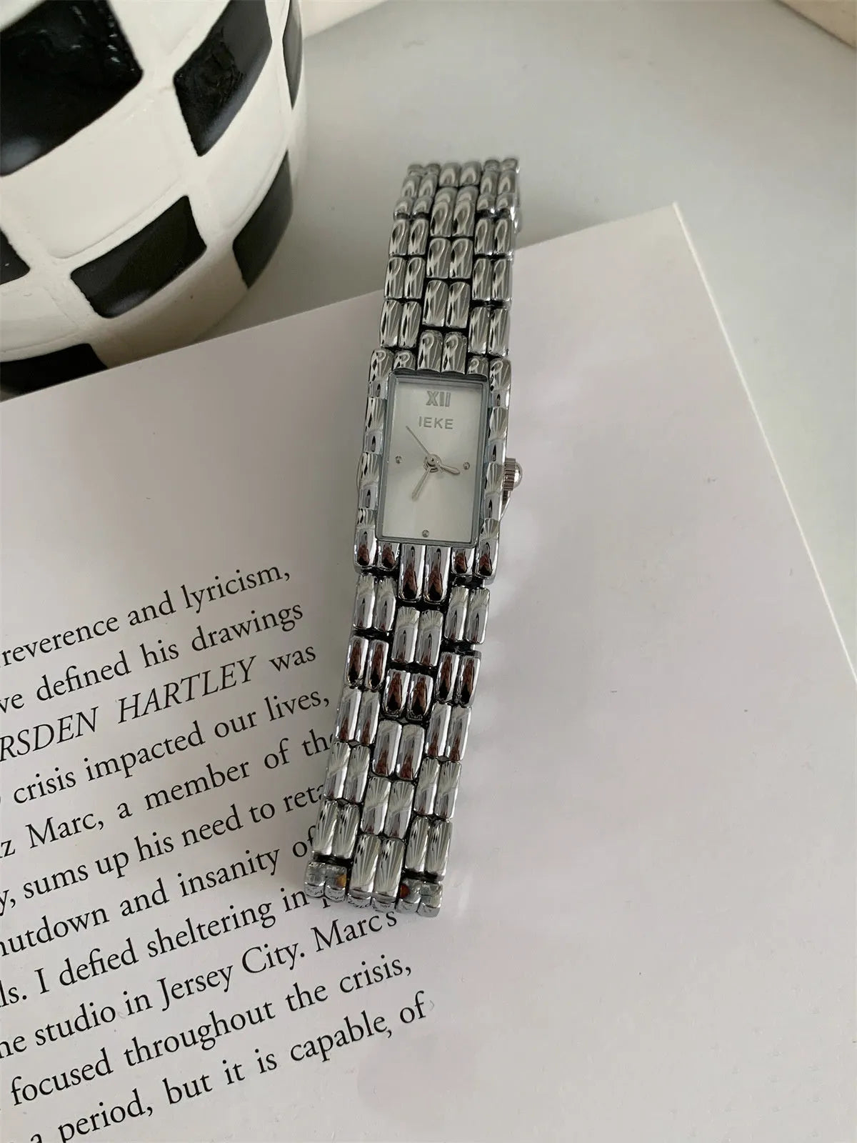 Women's mid-ancient style bracelet watch with 15mm dial and butterfly clasp