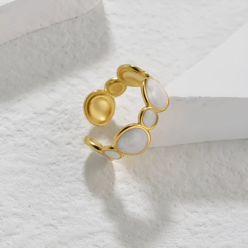 Adjustable opening geometric ring for women in stainless steel with electroplated finish