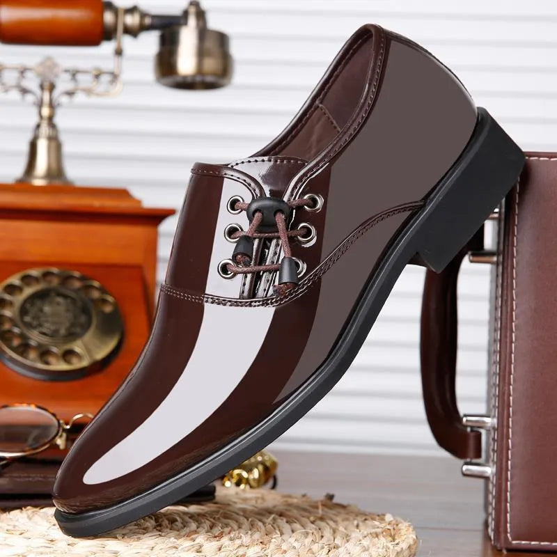 Men's low-tube formal business shoes in black with artificial PU upper and rubber sole