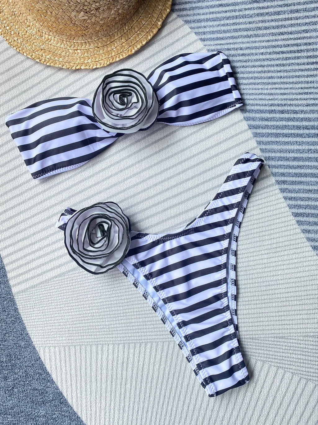 Polyester bikini swimsuit with cross-border tube top and three-dimensional flower split design in multiple colours