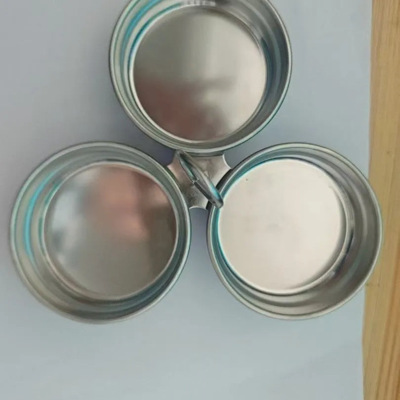 Mini stainless steel egg steamer kitchen appliance in round or heart-shaped design for boiling eggs
