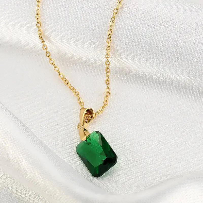 Rectangular geometric copper pendant necklace with O-ring chain in XL1006 Green colour.